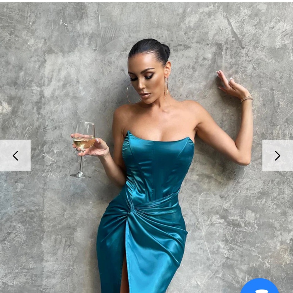 Elegant Teal Evening Gown
